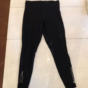 2XU Crop Pure Barre Compression Leggings
